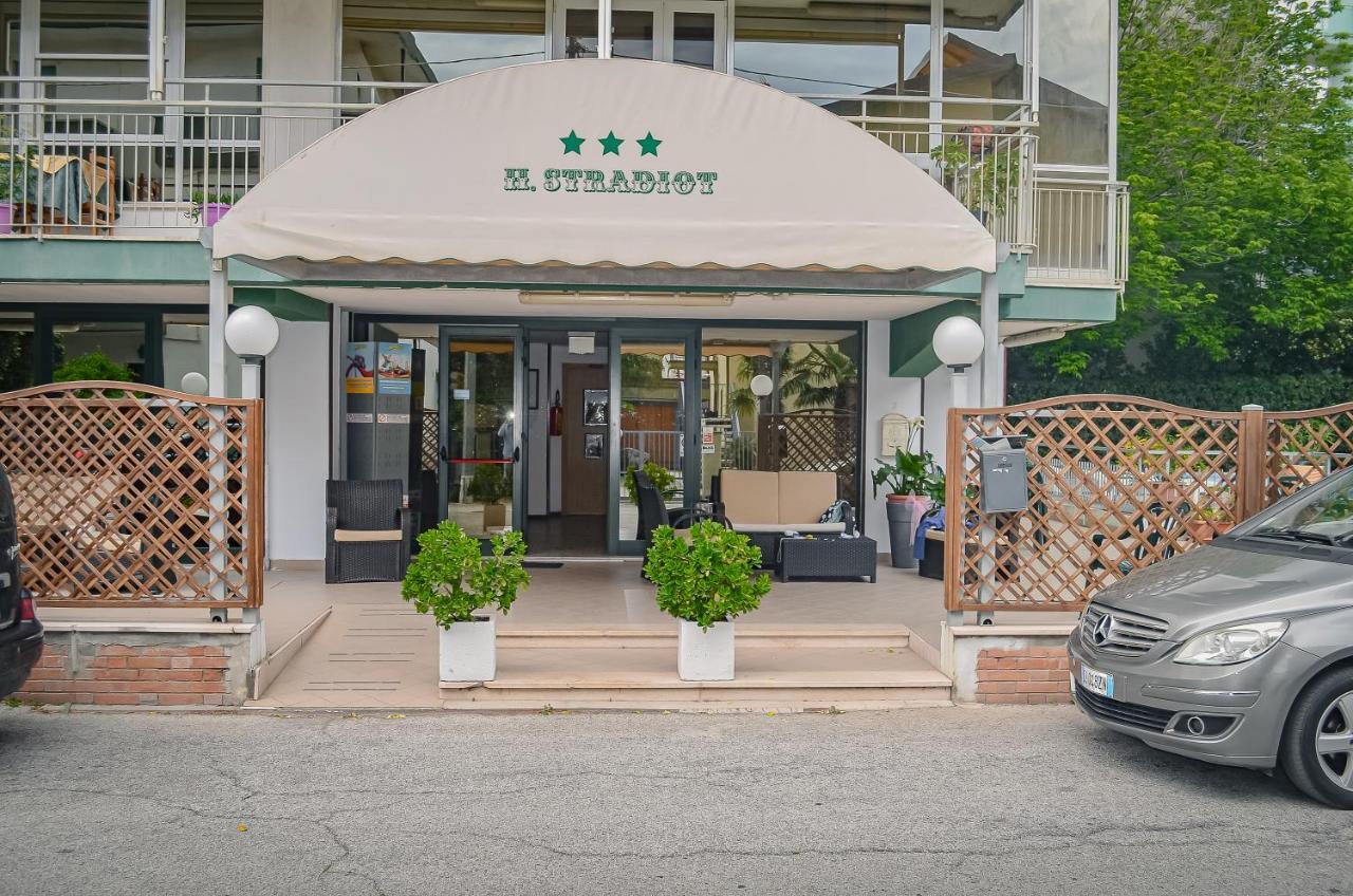 Hotel Stradiot Rímini Exterior foto